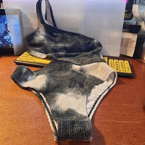 NEW ! WMN Swimsuit Wrinkled Cloth Sexy 1Pcs 1Shoulder Bikini Dark Gray white SzS